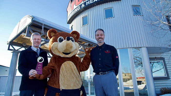 A photo of Herman Bruin with his award.