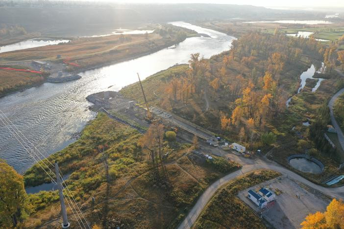 Looking east at the pedestrian bridge construction.