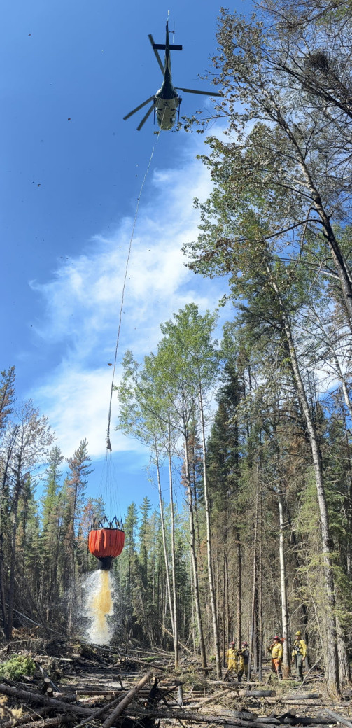 SWF092 firefighters and helicopter